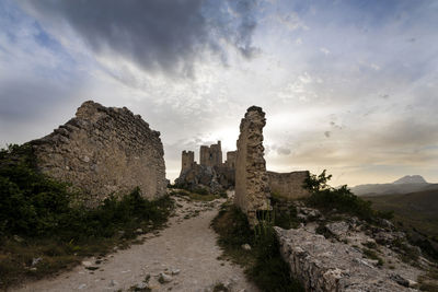 Old ruin building against sky