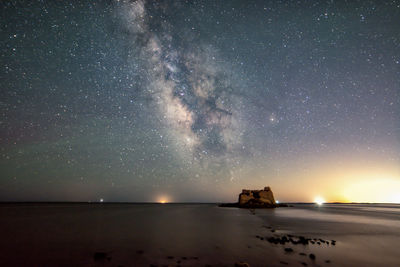 Milkyway over torre de sant joan, delta de l'ebre