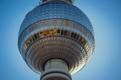 Berliner fernsehturm,  nur die kuppel. 