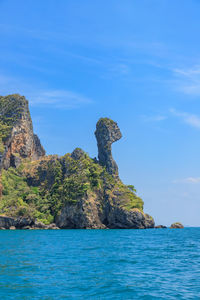 Rang islands with clear turquoise blue sea at ao phra nang near railay beach, krabi, thailand