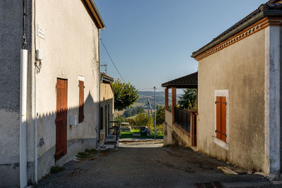 Monflanquin, france - october 17, 2021 architectural detail of typical houses 