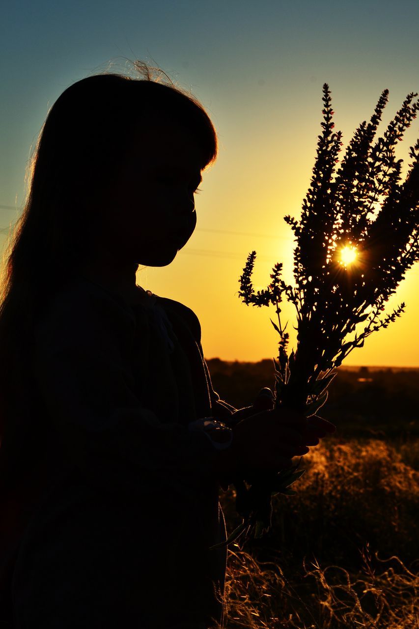 чистая душа детицветыжизни лето2022 мояВиктория Sunset Silhouette Sunlight Back Human Back Women Sun Rural Scene Sky Close-up