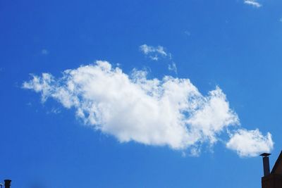 Low angle view of cloudy sky