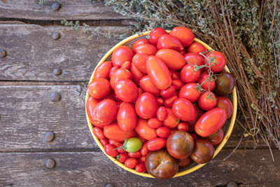 High angle view of tomatoes in bowl on table