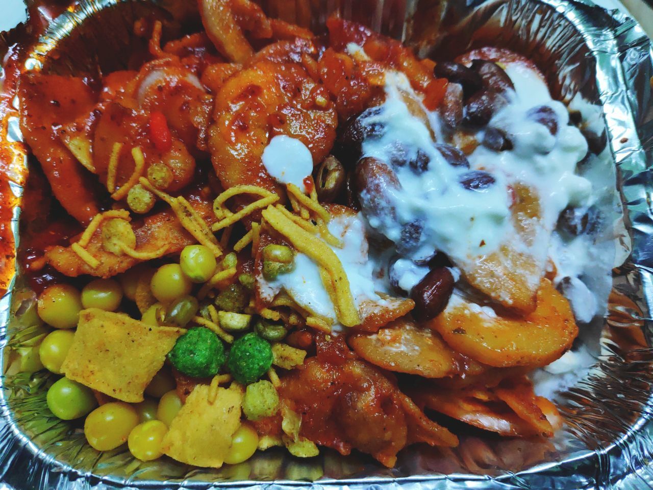 HIGH ANGLE VIEW OF CHOPPED FRUITS IN BOWL