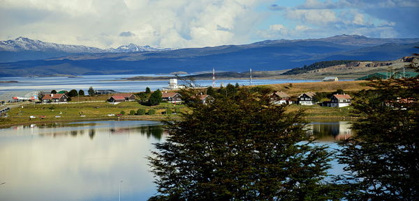 Ushuaia is an argentine town located at the southern end of the country in the tierra del fuego 