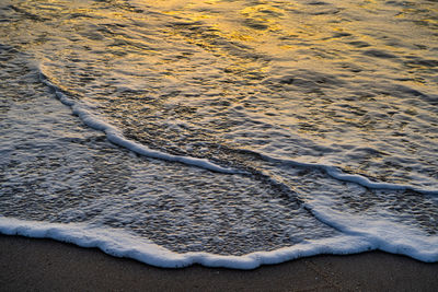 The waves of the sea make people calm and relaxed.