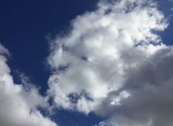 Low angle view of cloudy sky