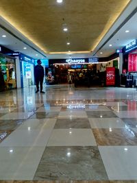 shopping mall