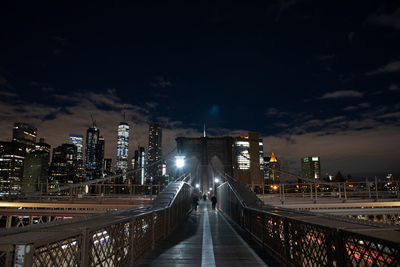 Brooklyn bridge by night 