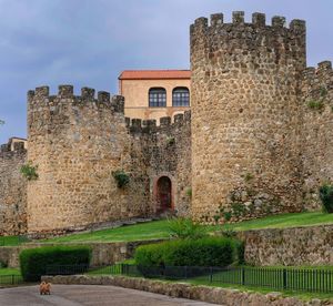 View of old ruins against sky