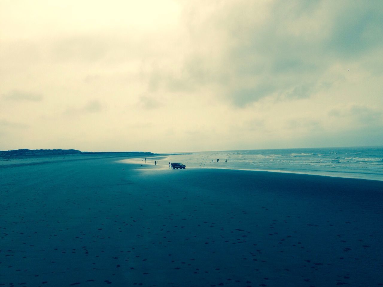 sea, beach, horizon over water, water, sky, shore, scenics, tranquil scene, sand, tranquility, cloud - sky, beauty in nature, nature, vacations, cloud, cloudy, idyllic, leisure activity, lifestyles