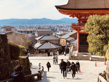 Group of people in front of kiyomizu temple 