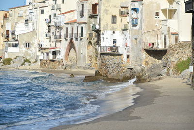 Buildings by sea