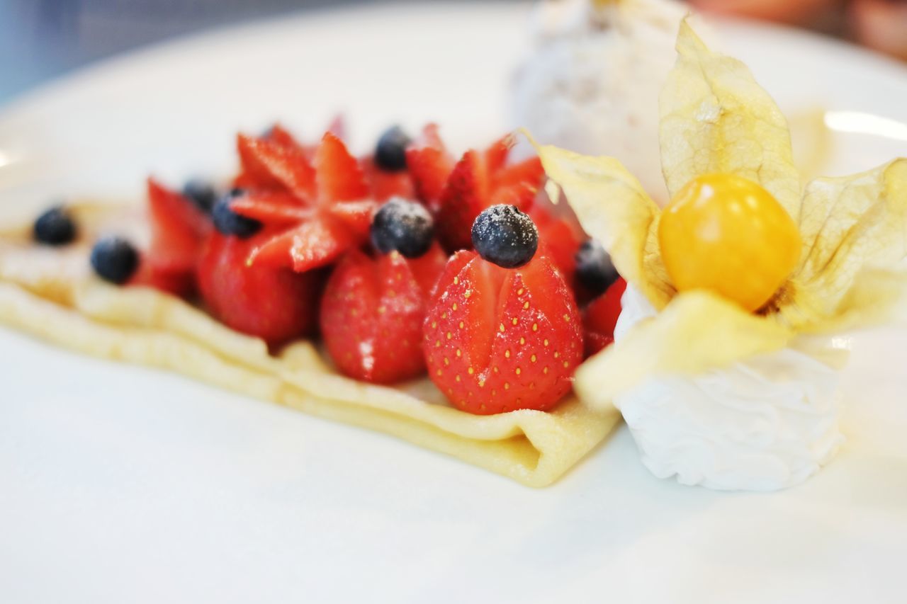 food and drink, food, freshness, indoors, ready-to-eat, plate, still life, close-up, fruit, healthy eating, indulgence, serving size, sweet food, dessert, strawberry, temptation, table, selective focus, no people