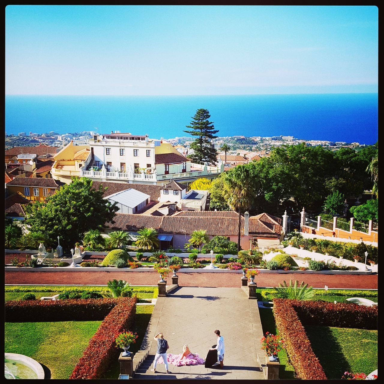 HIGH ANGLE VIEW OF TOURIST RESORT