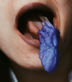 Close-up of human hand