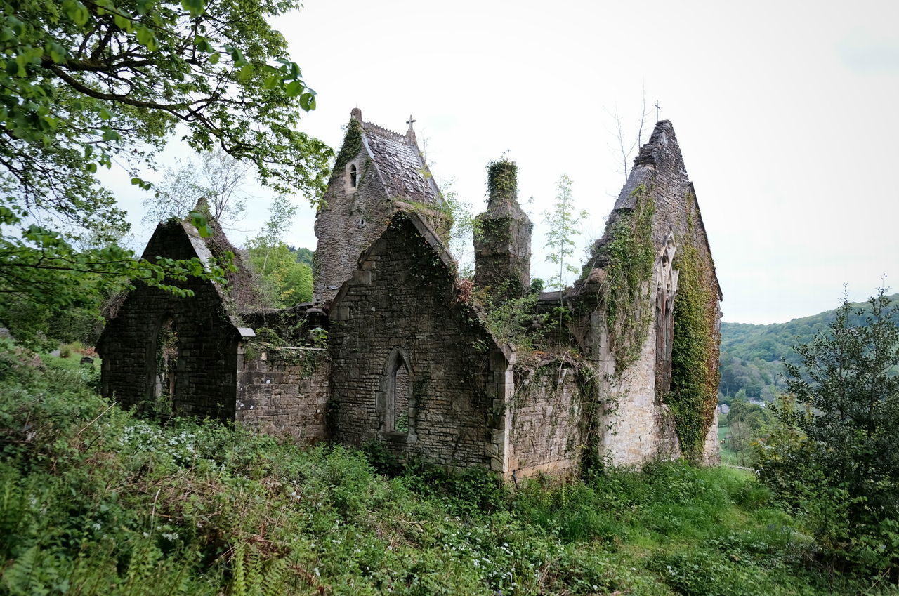 OLD RUINS OF BUILDING