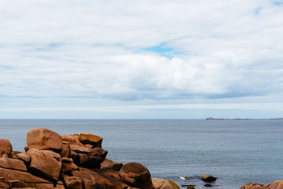 Rock formations in pink granite coast around perros-guirec in brittany, france