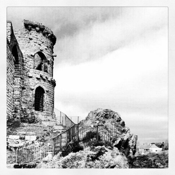 architecture, built structure, building exterior, history, sky, old ruin, auto post production filter, transfer print, the past, old, cloud - sky, ancient, famous place, castle, travel destinations, ruined, tourism, cloudy, arch, international landmark