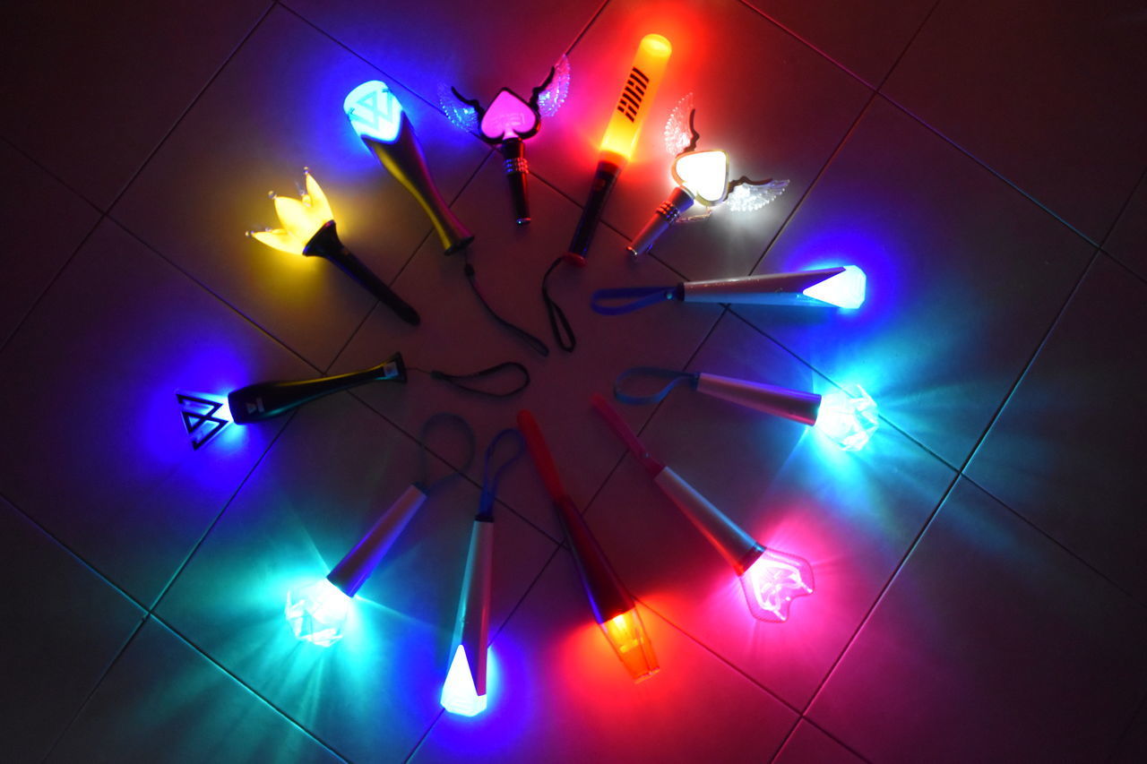 HIGH ANGLE VIEW OF ILLUMINATED LIGHTS ON FLOOR