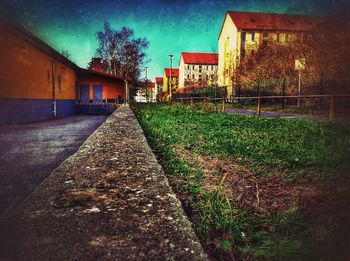 Narrow walkway along buildings