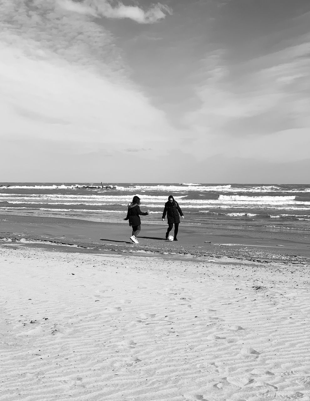 PEOPLE ON BEACH