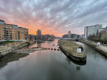 River aire and royal armouries museum, leeds. at sunrise. 