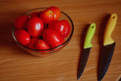 High angle view of tomatoes in bowl on table