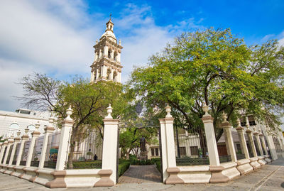 Exterior of temple building against sky