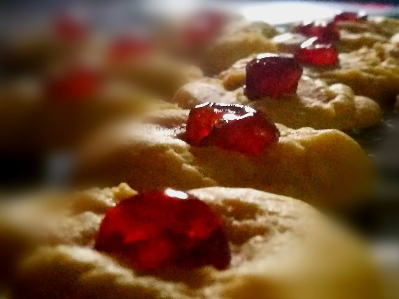 food, food and drink, selective focus, close-up, fruit, indoors, sweet food, still life, healthy eating, no people, freshness, indulgence, sweet, berry fruit, dessert, wellbeing, full frame, ready-to-eat, christmas, baked, temptation, breakfast