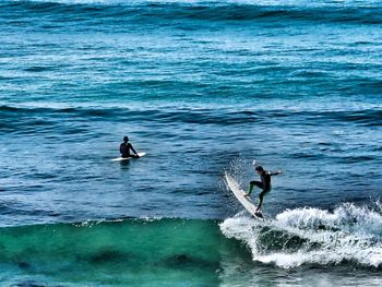 Waves splashing in sea