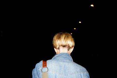 Woman head short hair