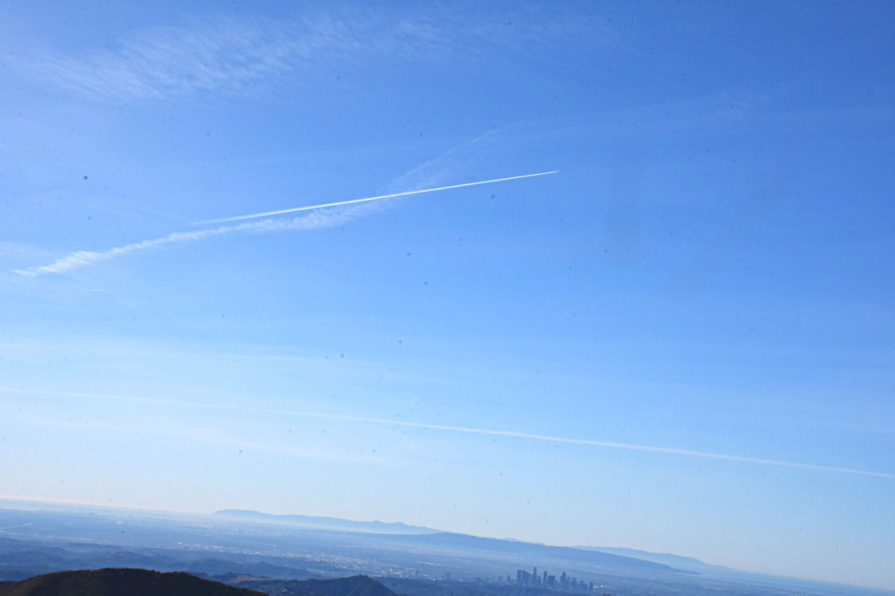 VAPOR TRAIL IN SKY