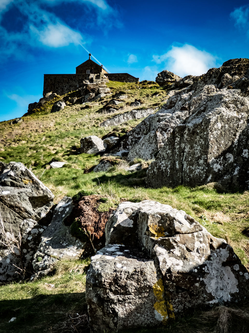 LOW ANGLE VIEW OF OLD RUIN BUILDING