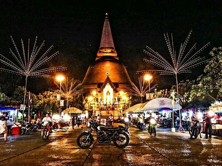 illuminated, night, street, street light, transportation, lighting equipment, city, large group of people, building exterior, the way forward, city life, architecture, built structure, men, road, person, land vehicle, city street, car