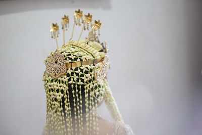 Close up for headdress made of jasmine flower