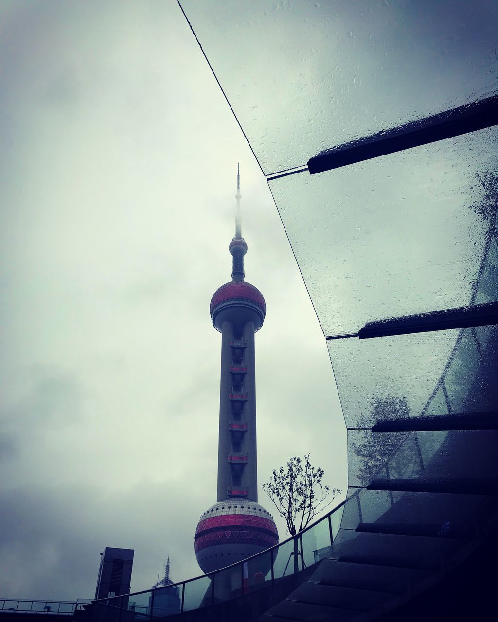 LOW ANGLE VIEW OF BUILDINGS AGAINST SKY