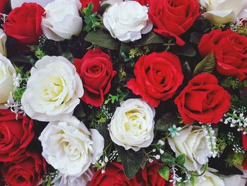 High angle view of roses bouquet