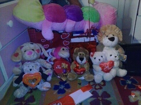 My gifts from friends n family .. i feel so loved