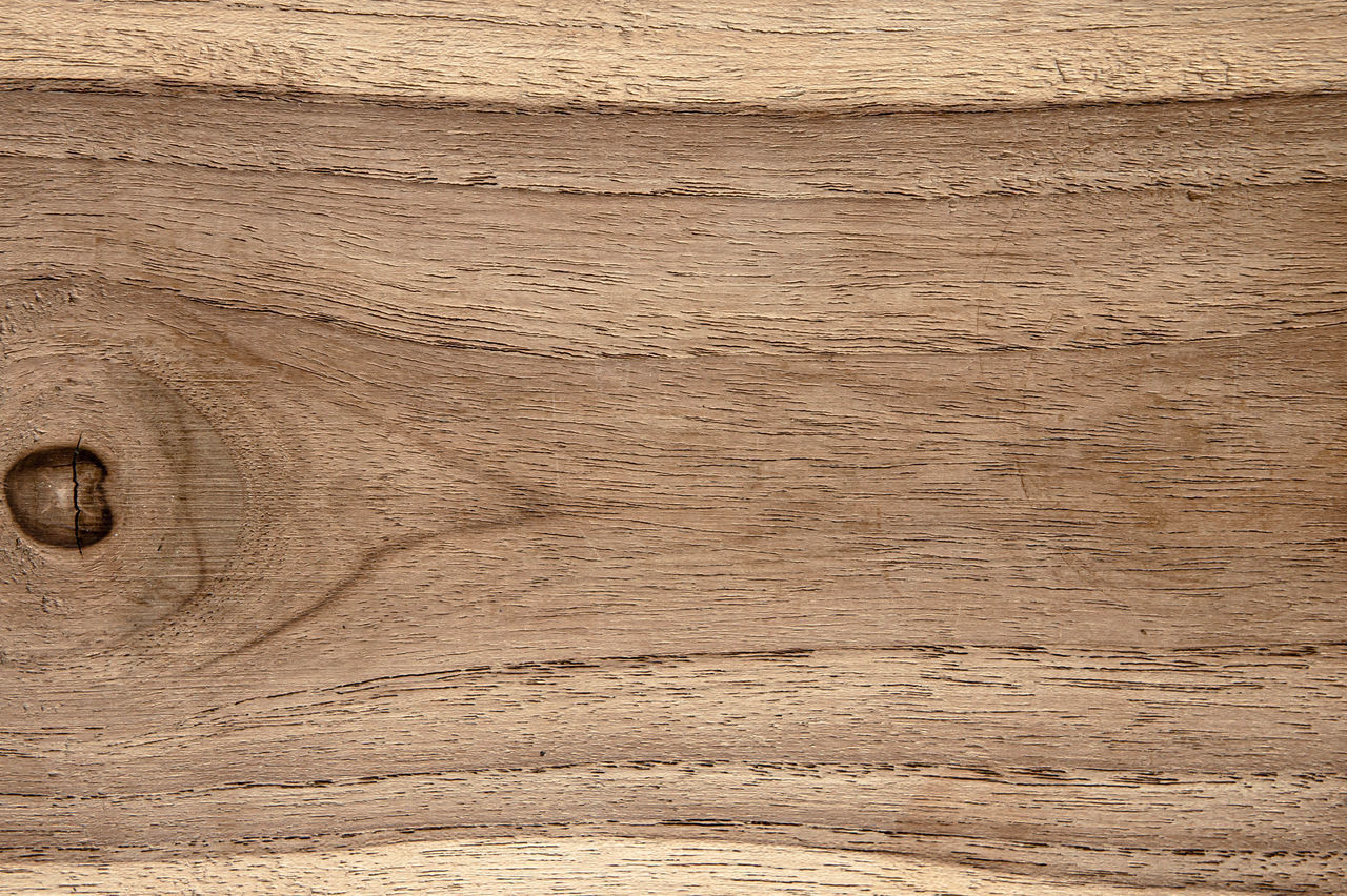 FULL FRAME SHOT OF WOODEN PLANK