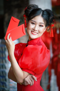 Portrait of a smiling young woman