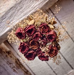 Rose bouquet hanging on ceiling