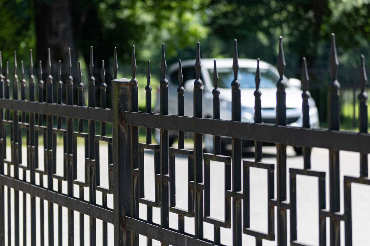 CLOSE-UP OF METAL FENCE