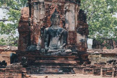 Statue of statues at temple