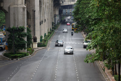 Traffic on road in city