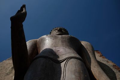 Low angle view of statue against clear sky