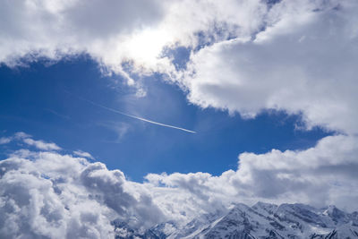 Low angle view of vapor trail in sky