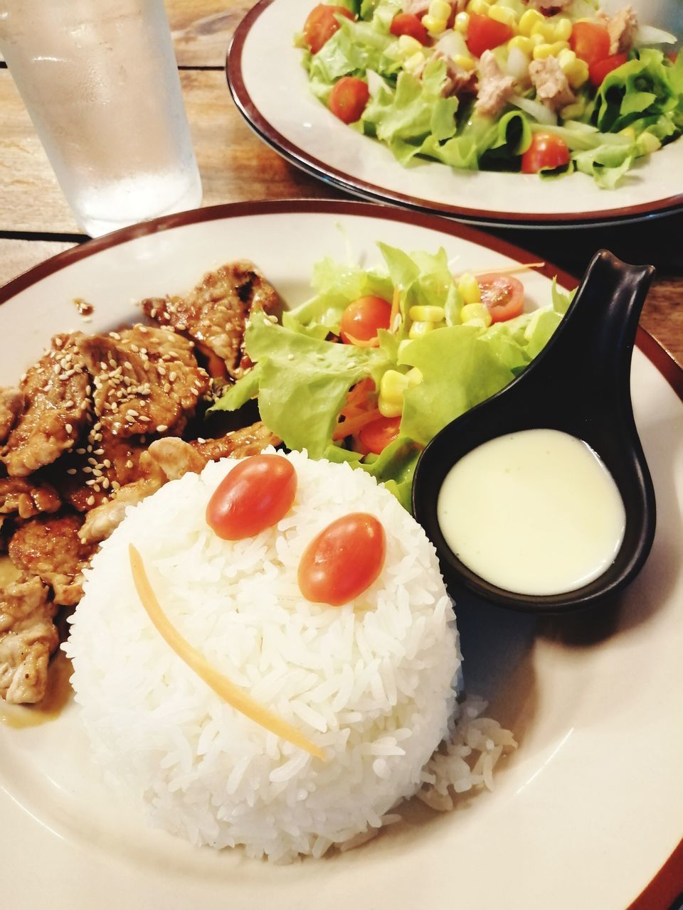 HIGH ANGLE VIEW OF FOOD SERVED IN PLATE