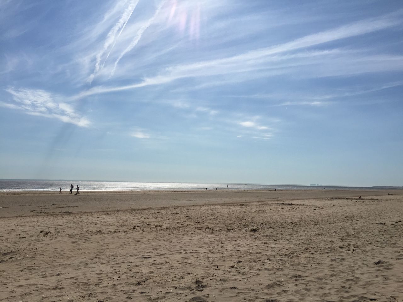 beach, sea, sand, sky, shore, water, horizon over water, tranquil scene, tranquility, scenics, beauty in nature, nature, cloud - sky, incidental people, idyllic, vacations, cloud, coastline, sunlight